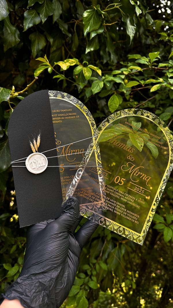 Transparent acrylic invitation card for sweet 16 and quinceañera events
