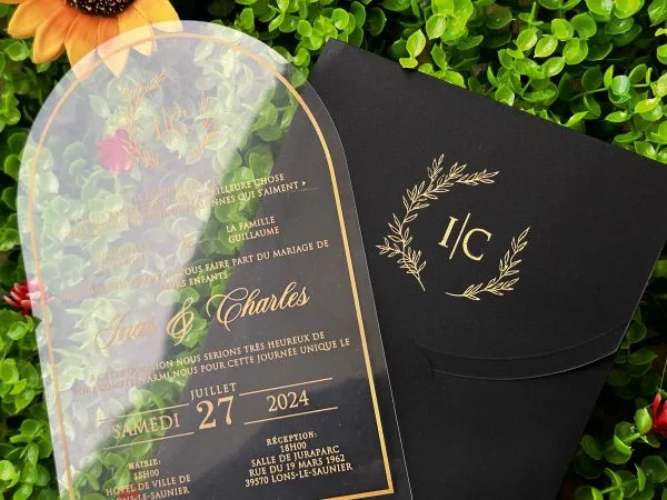 quinceañera invitations with premium finish and modern layout
