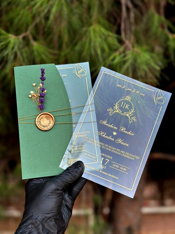 Clear Acrylic Invitation with Dried Flowers, Green Envelope, Wax Seal - Image 5
