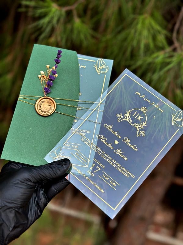 Clear Acrylic Invitation with Dried Flowers, Green Envelope, Wax Seal - Image 2