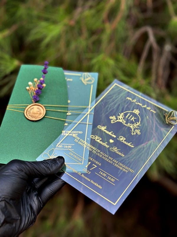 Clear Acrylic Invitation with Dried Flowers, Green Envelope, Wax Seal - Image 4