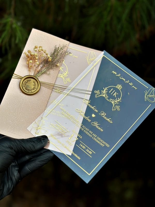 Acrylic Wedding Invitation – Minimalist Clear Card with Gold Foil - Image 2