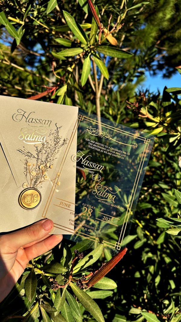 Transparent Acrylic Wedding Invitation – Elegant Gold Foil Clear Design - Image 2