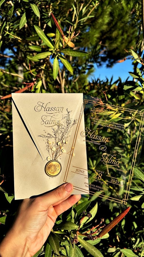 Transparent Acrylic Wedding Invitation – Elegant Gold Foil Clear Design - Image 6